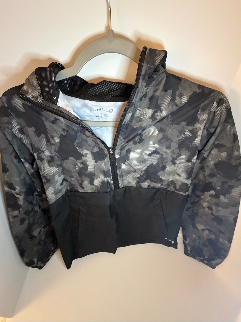 bcg Kids' Gray Camo Hooded Pullover Rain Jacket